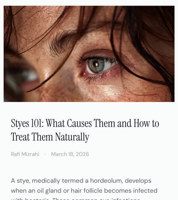 Ever woken up with a painful red bump on your eyelid? 👁️
That’s a stye — and it’s more common (and more preventable) than most people realize.
A stye happens when an oil gland or hair follicle on your eyelid gets infected. The usual culprits: ↳ Touching your eyes with unwashed hands ↳ Old or shared makeup ↳ Sleeping in mascara ↳ Improper contact lens handling ↳ Stress + fatigue lowering your immunity
The good news: most styes clear up on their own in 1–2 weeks — if you treat them right.
Our newest Journal entry breaks it all down — what causes styes, the home remedies that actually work (warm compresses, gentle lid hygiene, chamomile, green tea oil, vitamin E), and how to stop them from coming back.
Full read → link in bio 🔗